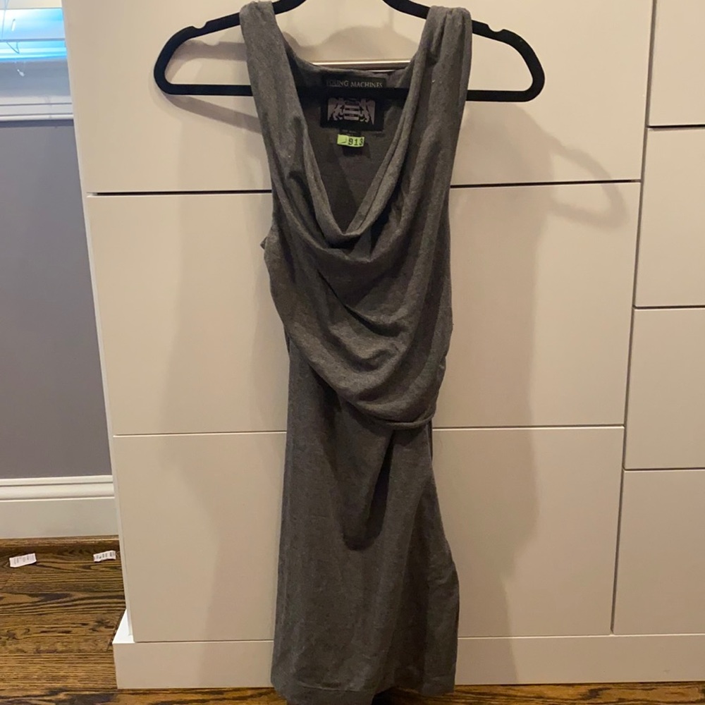 Boutique dress size small, young machines
